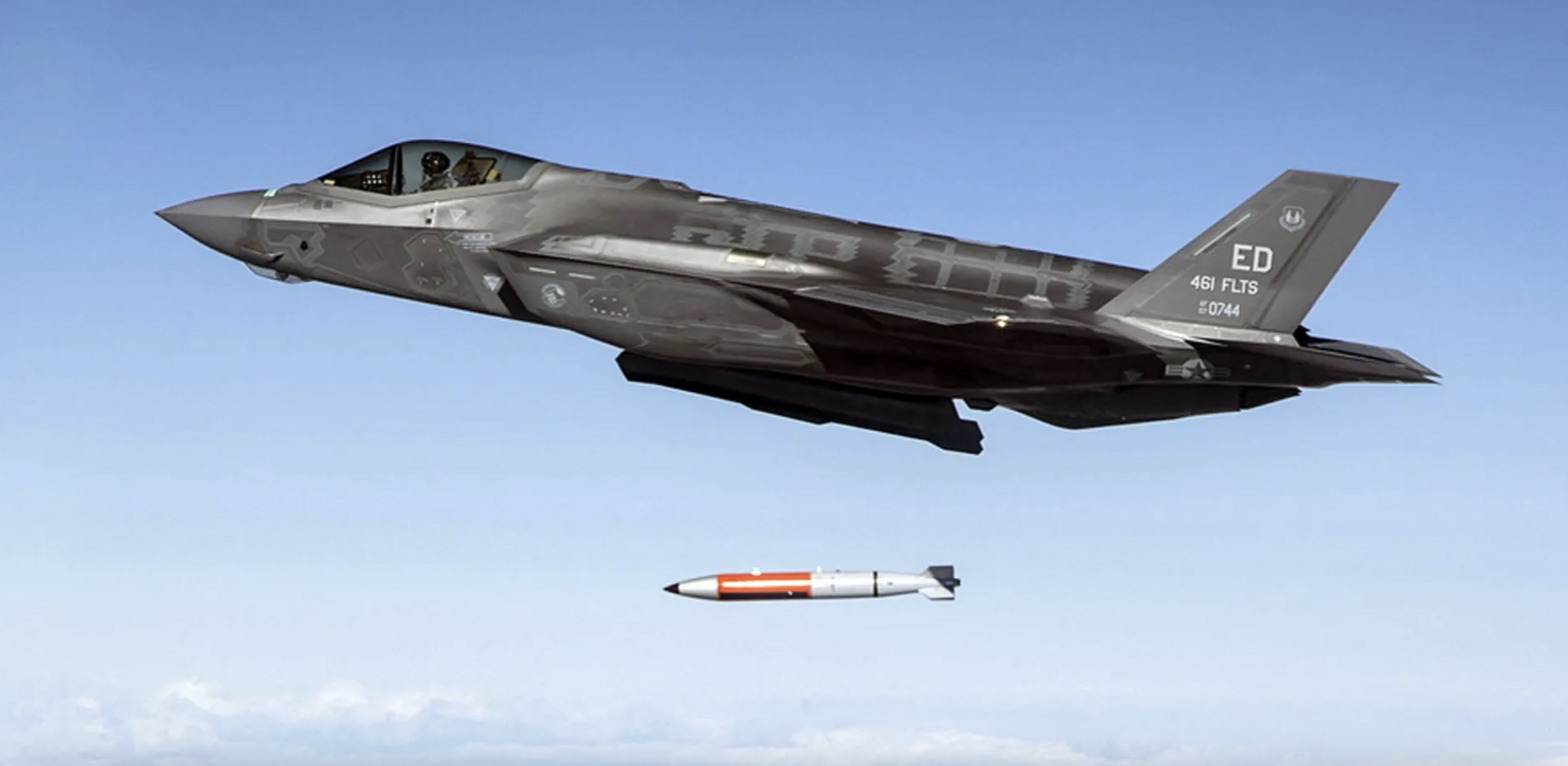 США впервые с 2008 года вернули в Британию тактические термоядерные бомбы – GB News