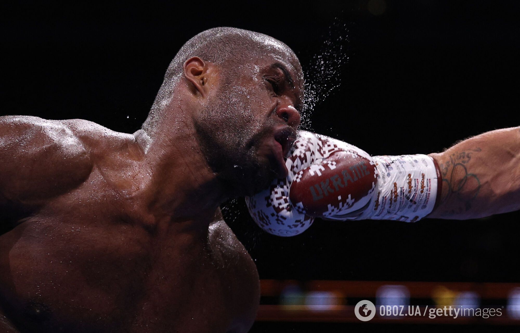 The Times раскрыла сенсационные события перед боем Усик – Дюбуа, повлиявшие на поединок. Видео собрало 1 млн просмотров