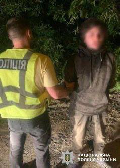 На заказ поджигали машины по ночам: в Киеве правоохранители задержали двух злоумышленников. Фото