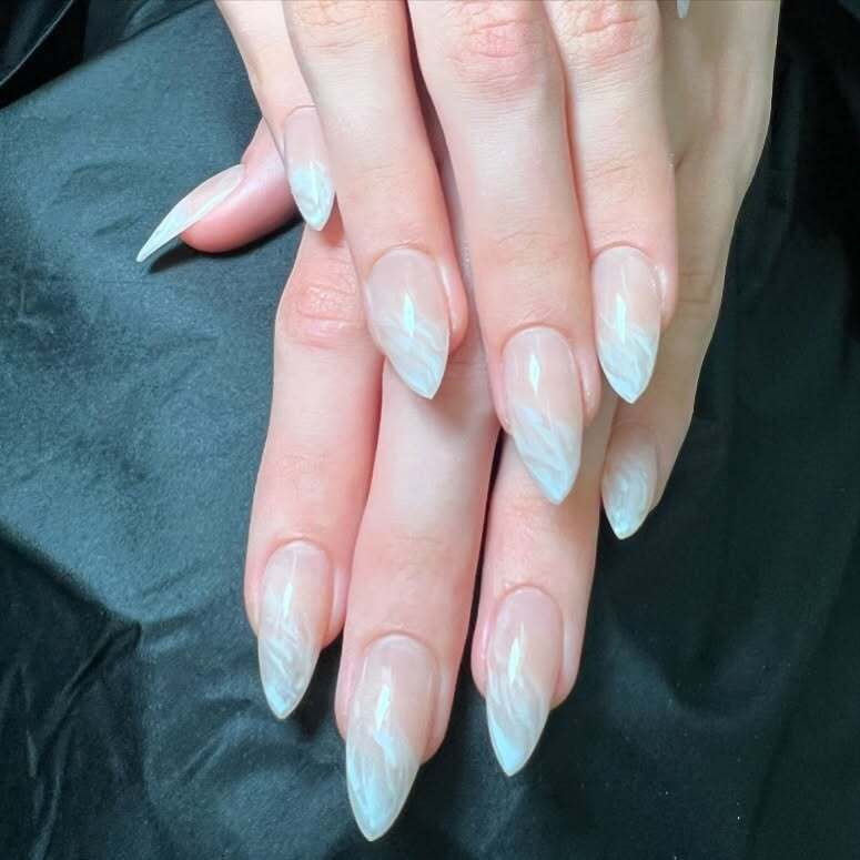 На любой вкус: самые большие тренды маникюра в 2025 году