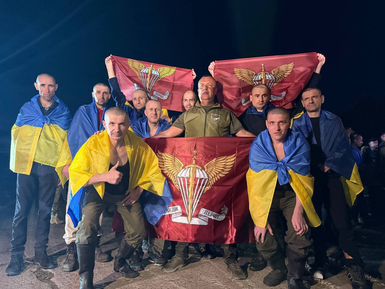 Домой возвращаются тяжелобольные и тяжелораненые защитники: Украина и Россия провели обмен пленными. Фото и видео