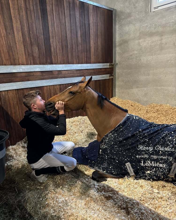 Новая "свадьба года"? Дочь Стива Джобса выходит замуж в Англии: что известно о ее женихе и во сколько обойдется празднование