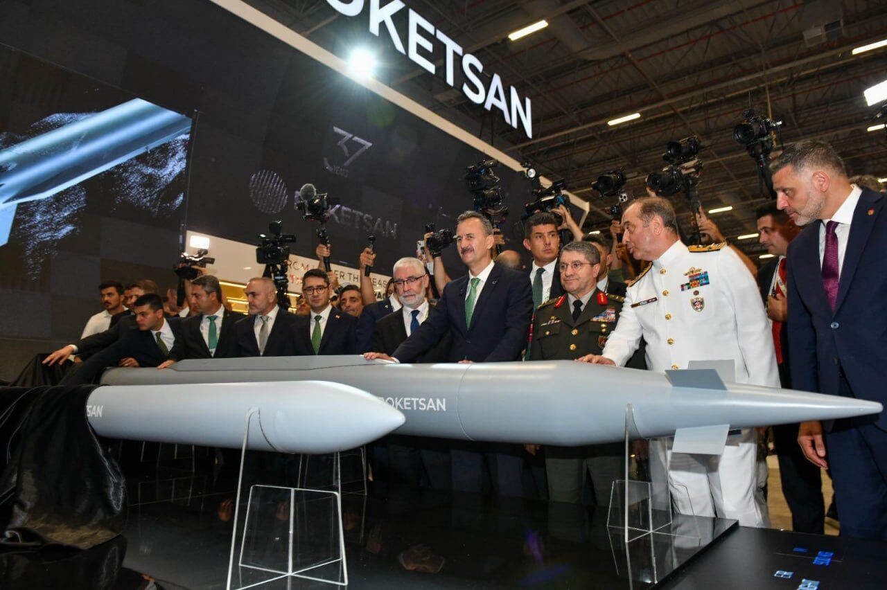 Можно запускать с беспилотников: в Турции презентовали новую сверхзвуковую ракету IHA-300 с дальностью более 500 км. Фото и видео