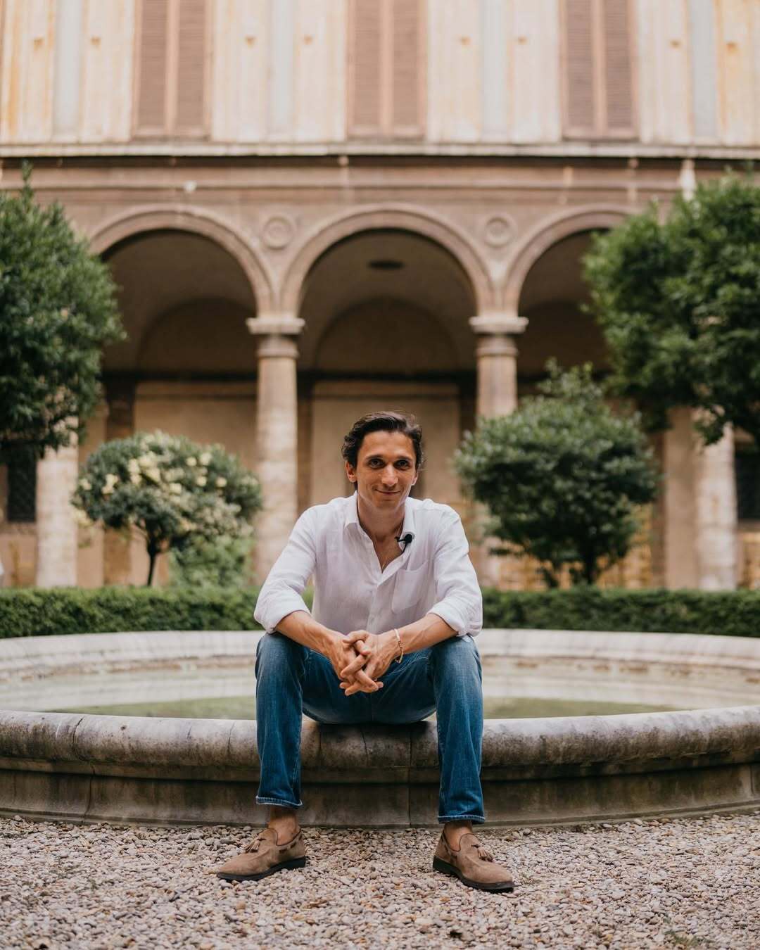 В Италии отменили концерт пророссийского пианиста Романовского, который играл на руинах Мариуполя