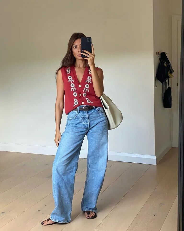 Новый яркий цвет стал летним трендом: как его стилизовать