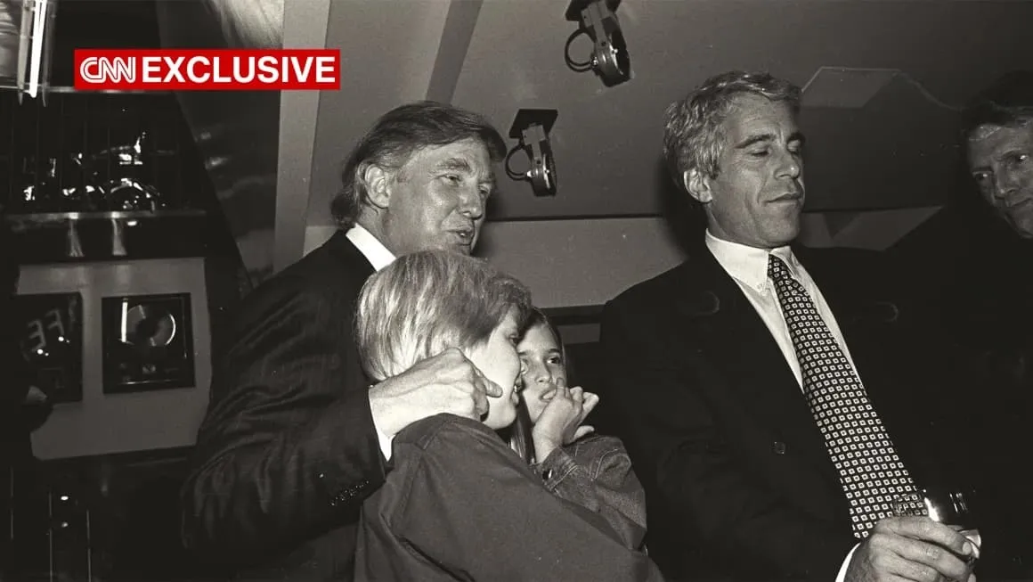Эпштейн присутствовал на свадьбе Трампа в 1993 году: в скандальной истории всплыли новые факты. Фото и видео