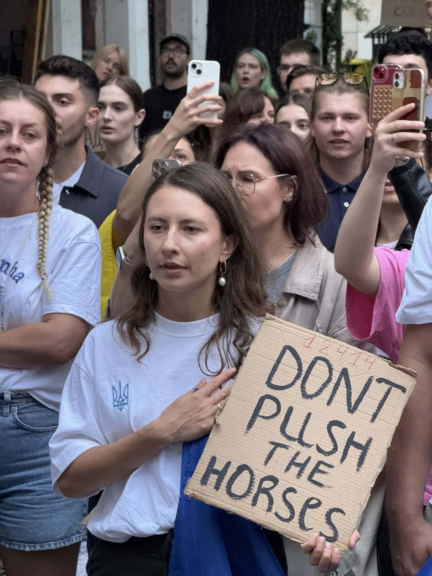 Украинцы в Варшаве и Праге также вышли на протест против закона о НАБУ и САП. Фото и видео