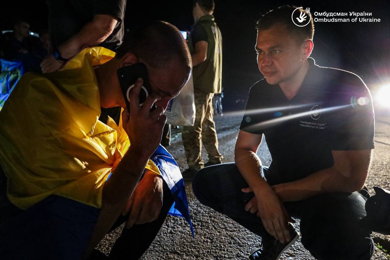 Домой возвращаются тяжелобольные и тяжелораненые защитники: Украина и Россия провели обмен пленными. Фото и видео