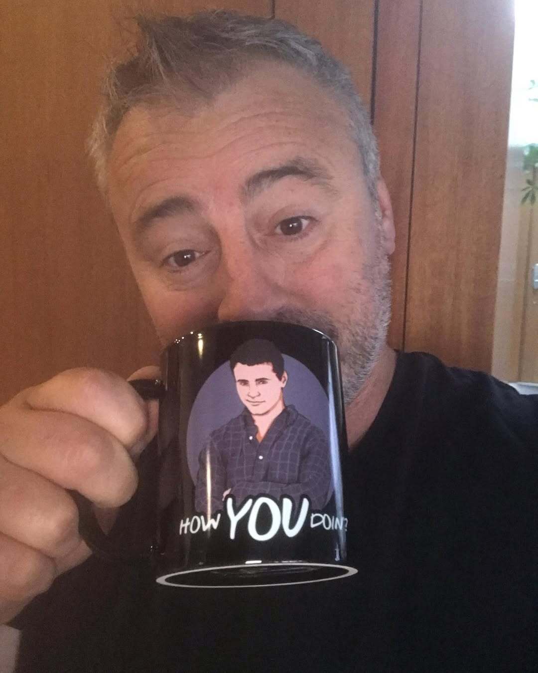 Покинул кинокарьеру и располнел: как изменился весельчак Джои из "Друзей", которому уже исполнилось 58 лет. Фото