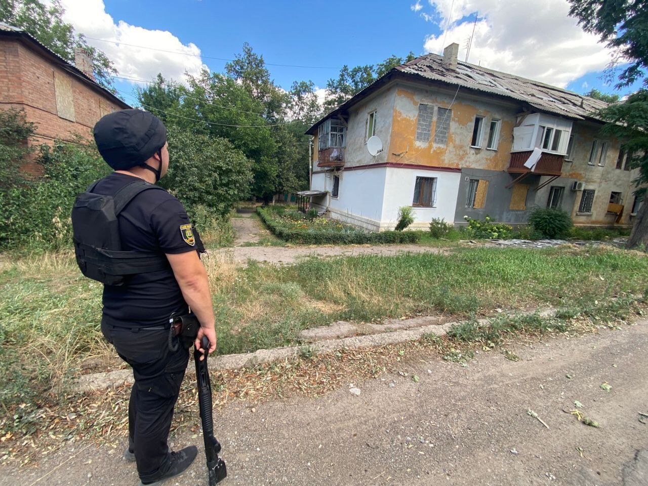 Окупанти скинули авіабомби на Костянтинівку та вдарили з артилерії: дві людини загинули, 14 поранені. Фото