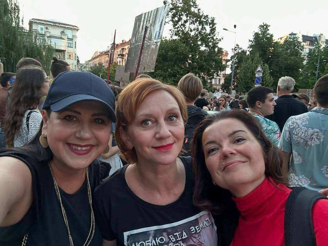 На протестах проти закону про НАБУ і САП помітили українських зірок: хто прийшов підтримати мітингарів