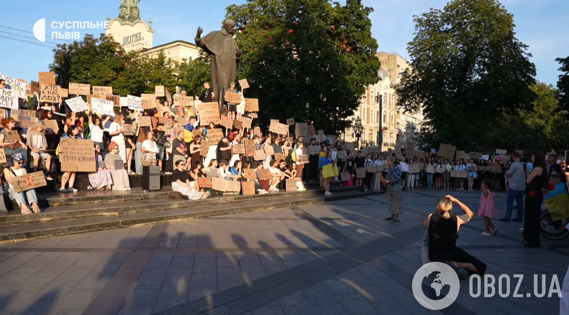 В Украине третий день подряд проходят акции протеста против закона о НАБУ и САП. Фото и видео
