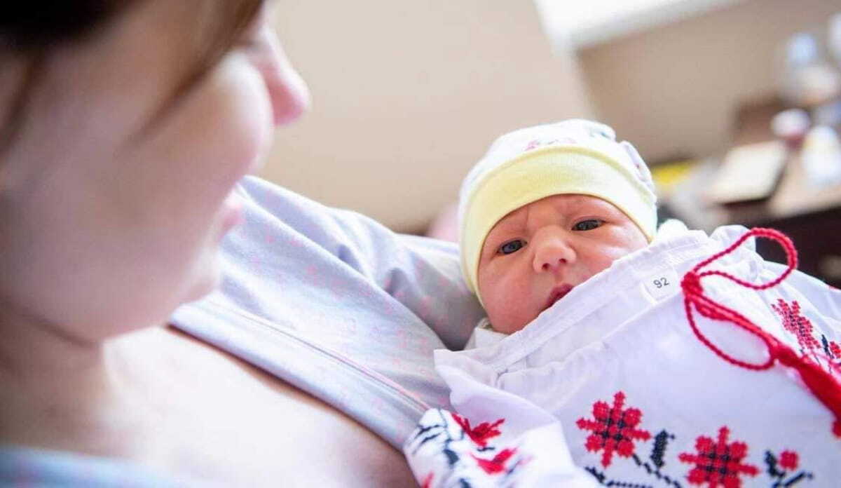 Эней, Люцифер и Оскар: названы самые экзотические имена, которые выбирали украинцы для детей в 2025 году