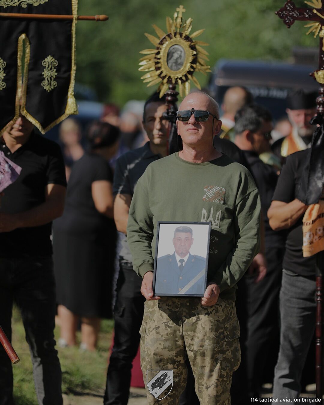 "Прийшли до війська, щоб боронити рідну землю": на Прикарпатті попрощалися з військовими, які загинули під час відбиття масованого удару РФ