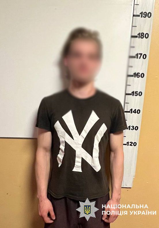 Жестоко избили прохожего за замечание: в Киеве задержали двух молодых людей. Фото