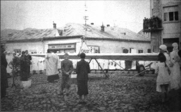 Як розвивалася авіація: у мережі показали історичні фото з Хуста