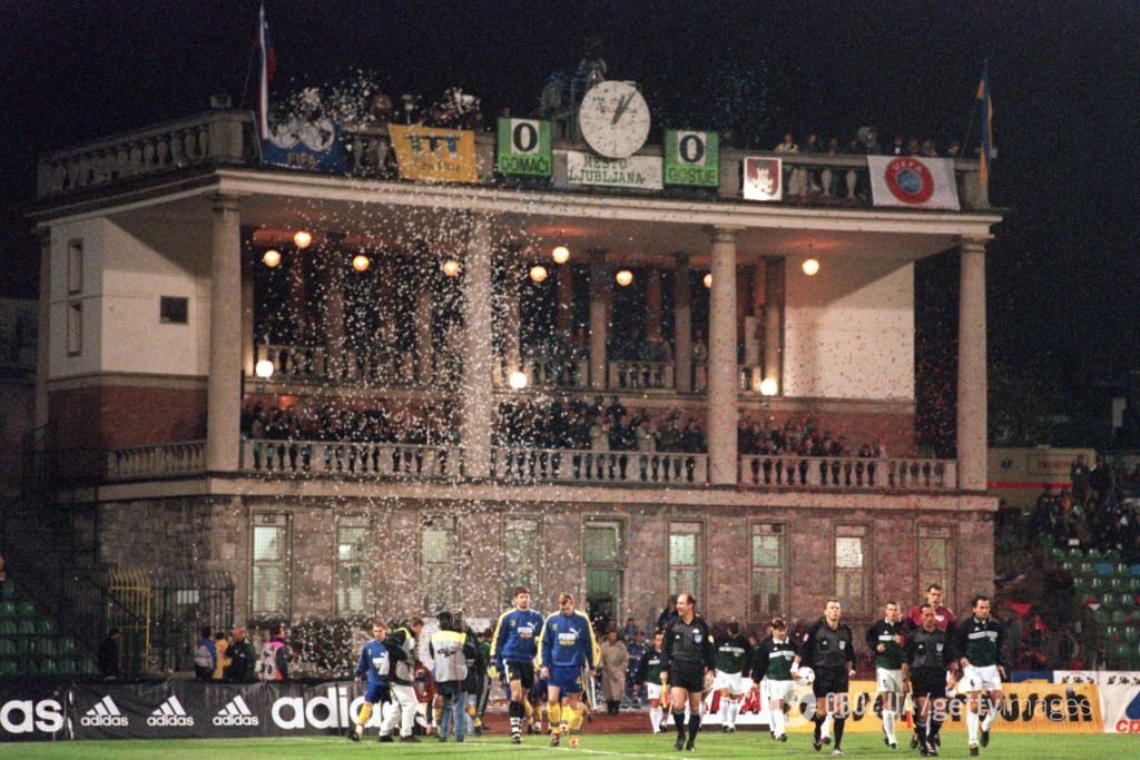 Заброшен и разрушен: как сейчас выглядит стадион в Словении, где Шовковский пропустил гол с центра поля. Фото