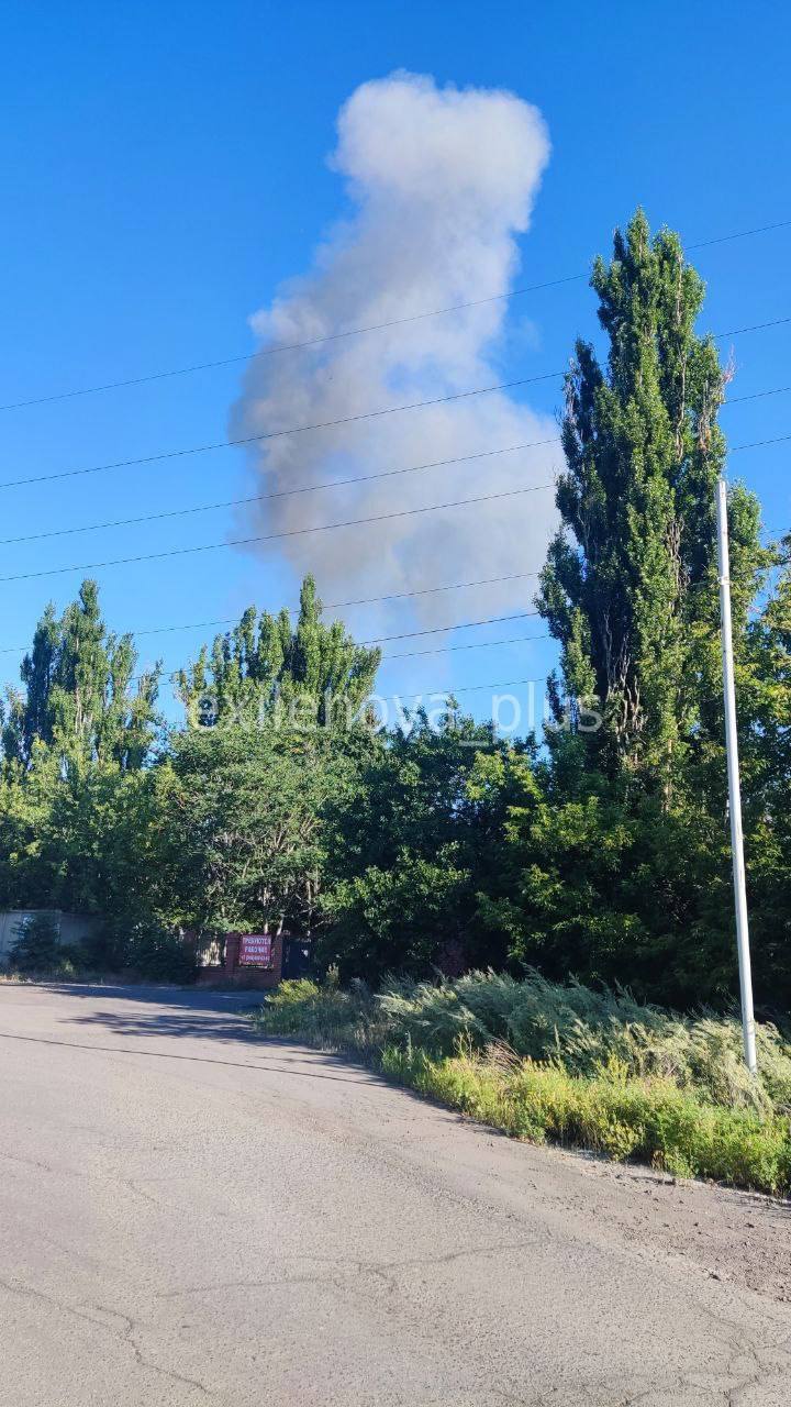 В оккупированном Донецке прогремели взрывы: говорят об ударе по месту дислокации оккупантов. Видео