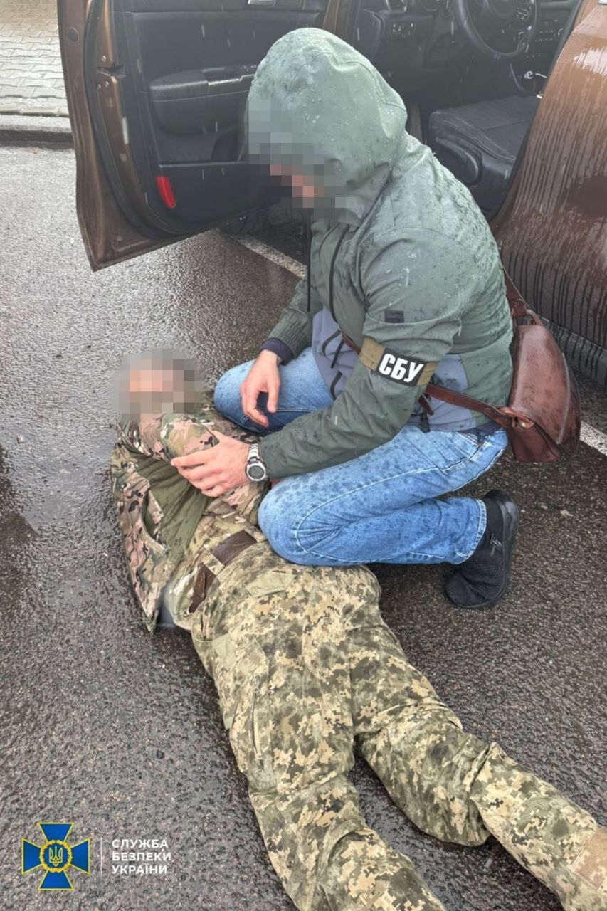 Серед фігурантів – посадовці: СБУ та Нацполіція затримали 14 організаторів ухилянтських схем у різних регіонах України. Фото