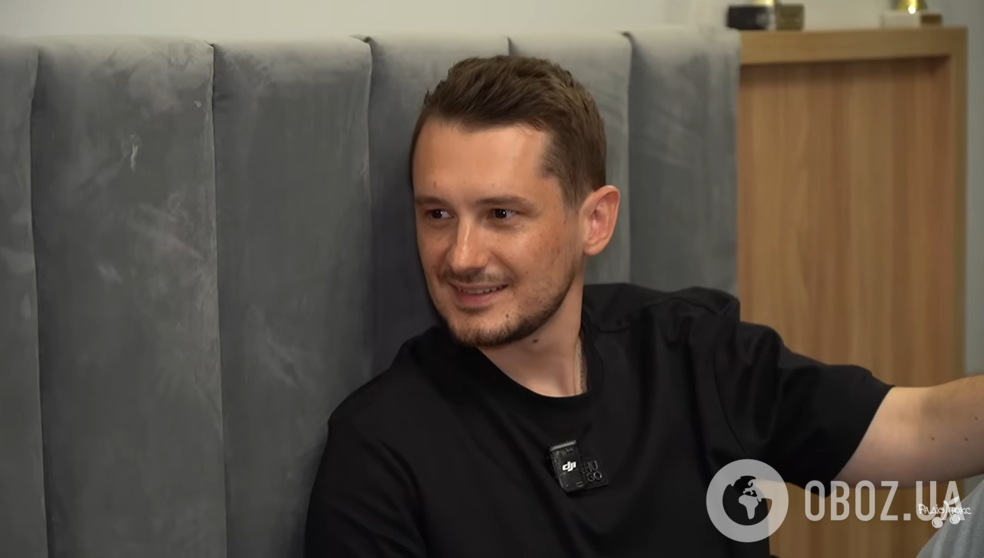 "Вже купив обручку, а вона..." Український співак-рекордсмен ошелешив, як таємний роман з фанаткою обернувся для нього розбитим серцем