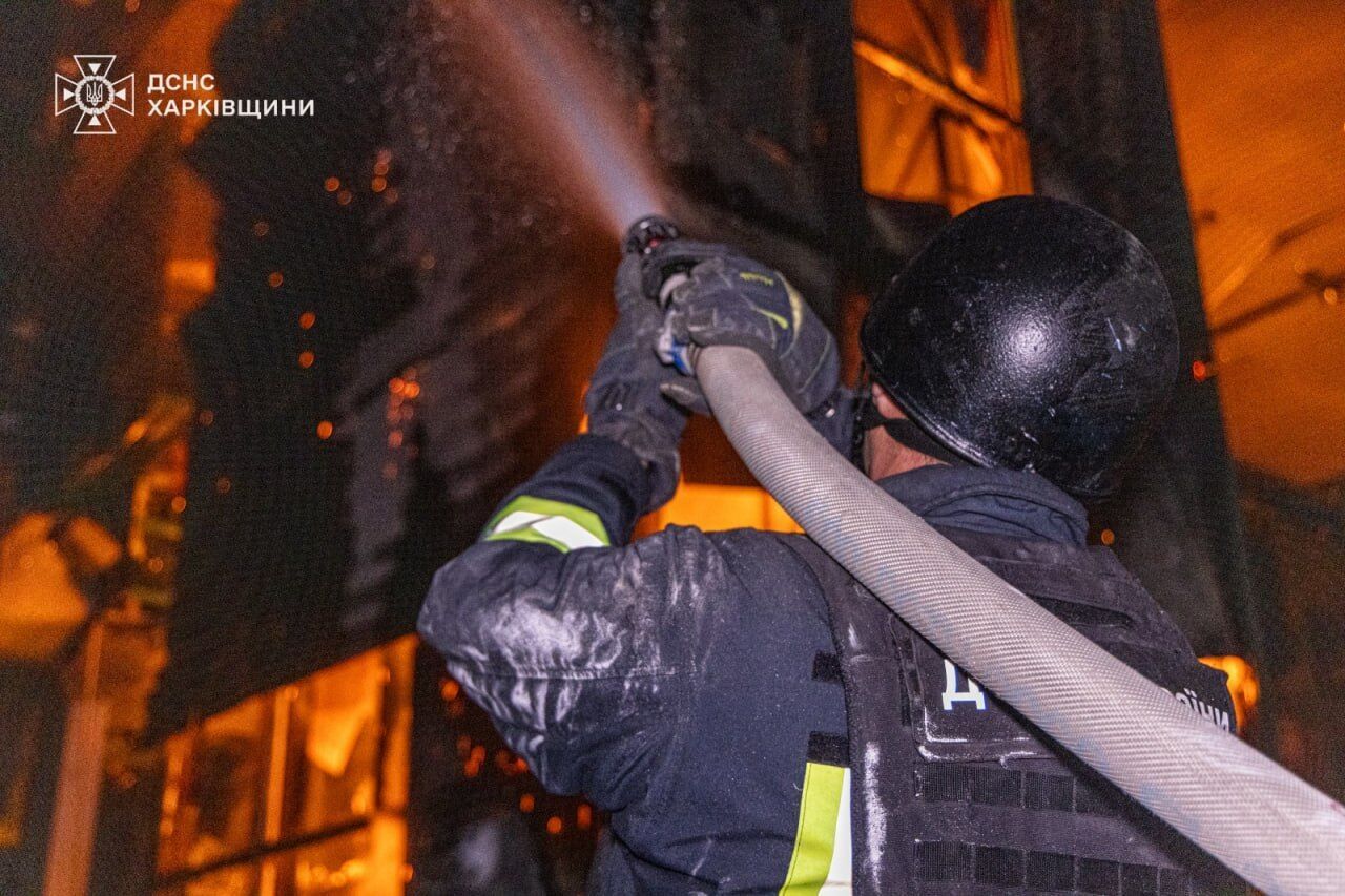 Россия ударила по Харькову, Днепру и Каменскому: есть жертвы и десятки пострадавших, вспыхнули пожары. Фото и видео