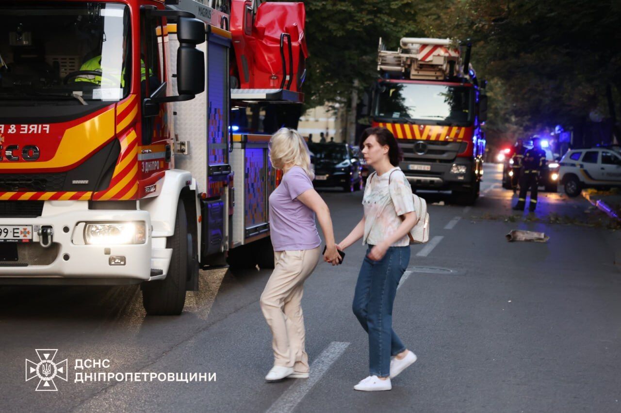 Россия ударила по Харькову, Днепру и Каменскому: есть жертвы и десятки пострадавших, вспыхнули пожары. Фото и видео