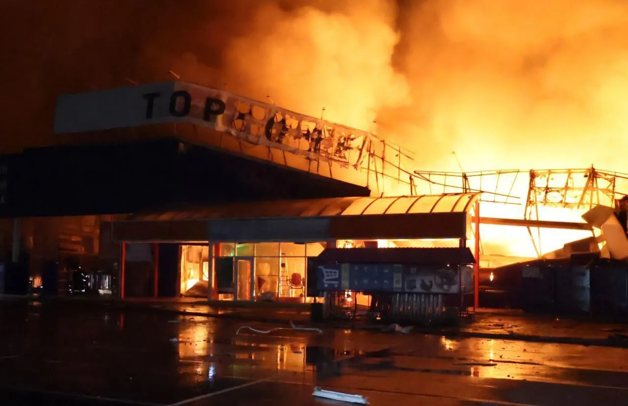 Росія вдарила по Харкову, Дніпру та Камʼянському: є жертви та постраждалі, спалахнули пожежі. Фото