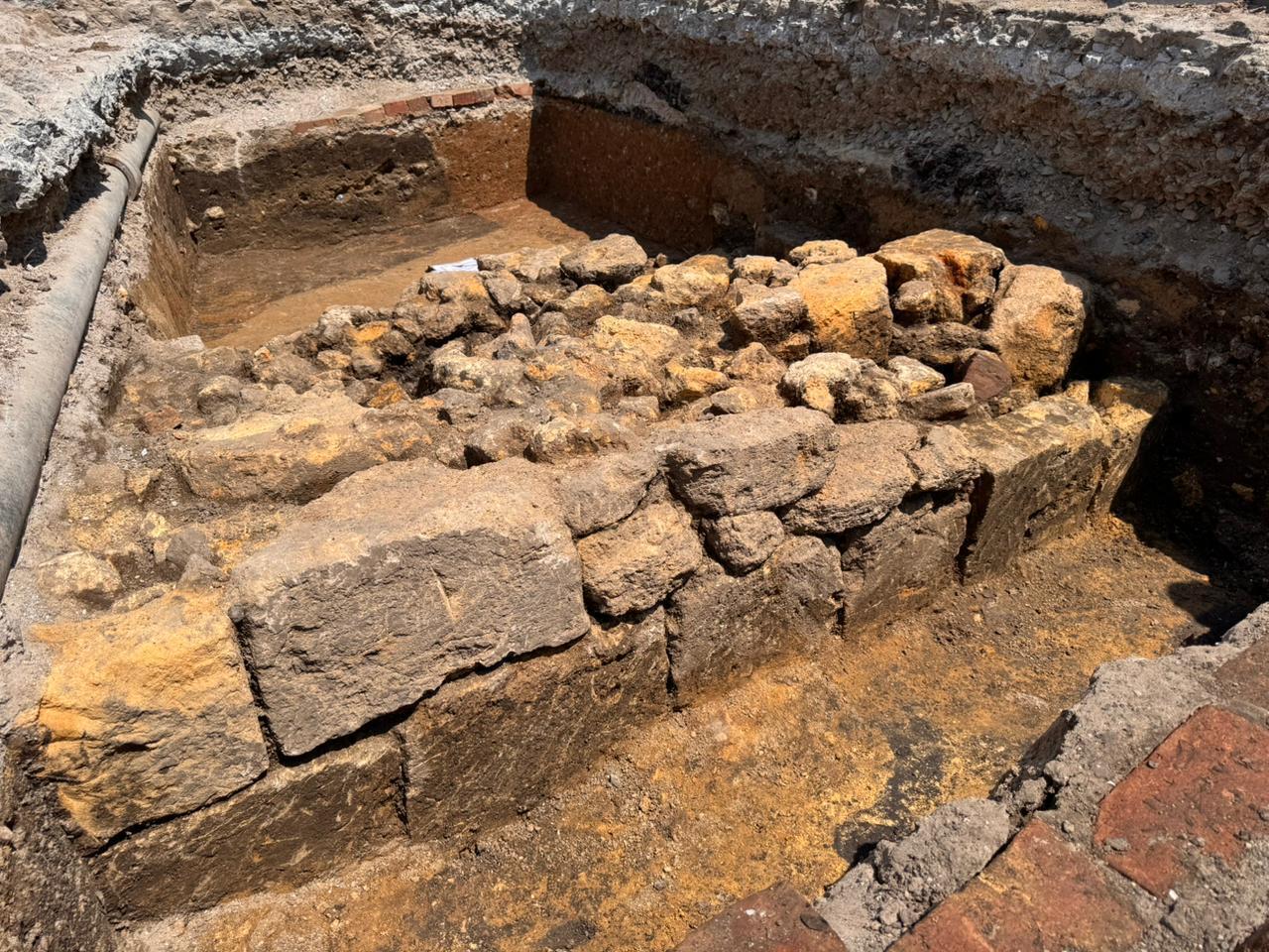 Поставлена точка в 200-летних дискуссиях: археологи нашли остатки Хаджибейской крепости в самом центре Одессы. Фото