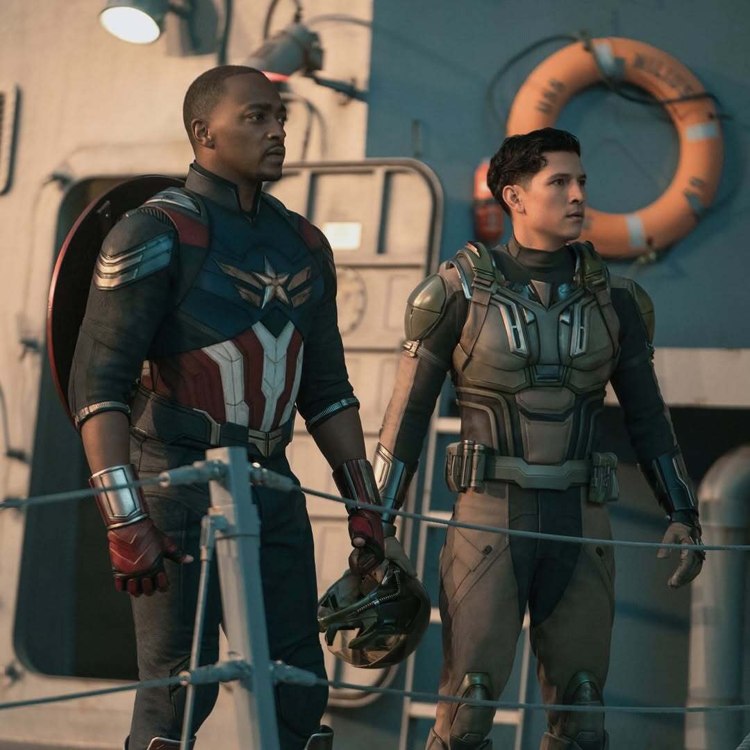 Джессика Альба подогрела слухи о романе с младшим на 12 лет актером: что известно о Дэнни Рамиресе, который покорил ее сердце