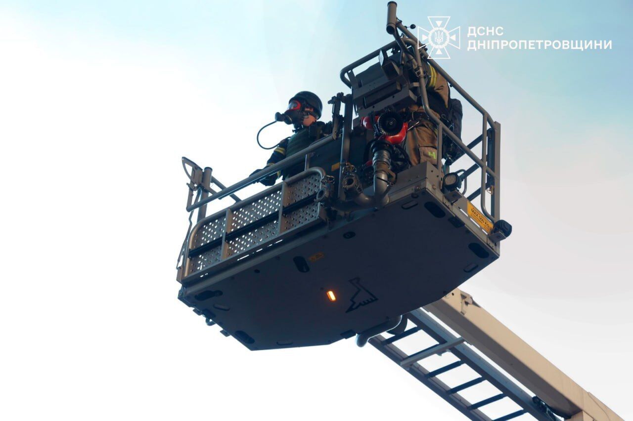 "Не может быть никакой тишины в ответ": Зеленский отреагировал на массированный российский обстрел Сумщины, Харьковщины и Днепропетровщины