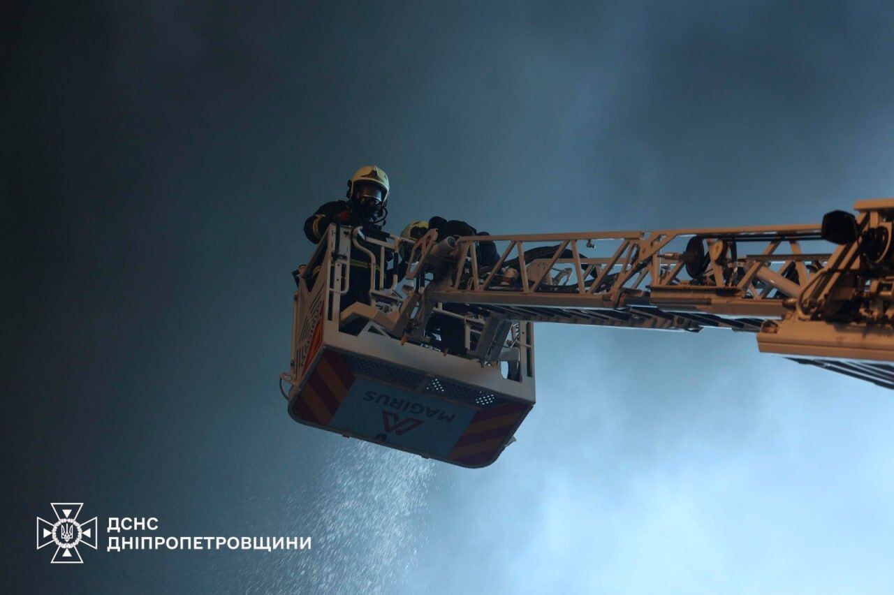 "Не может быть никакой тишины в ответ": Зеленский отреагировал на массированный российский обстрел Сумщины, Харьковщины и Днепропетровщины
