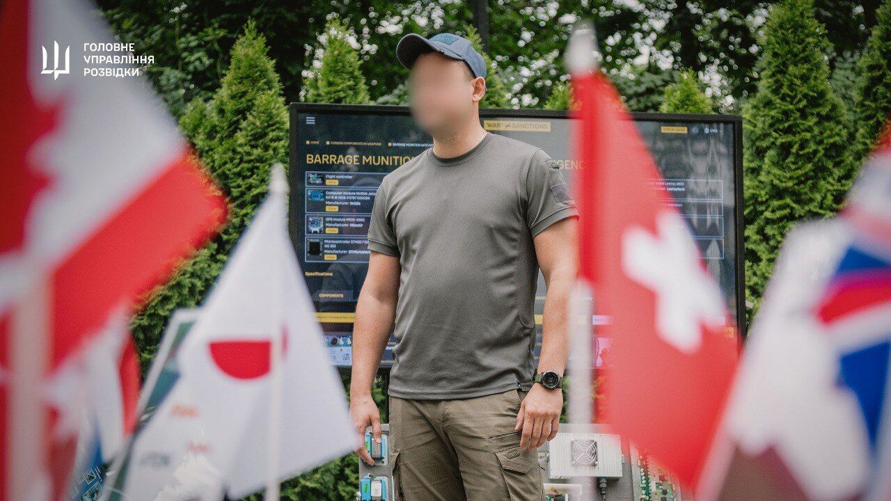 Эксперты ГУР показали иностранным дипломатам доказательства поставки западных компонентов для производства российского оружия. Фото и видео