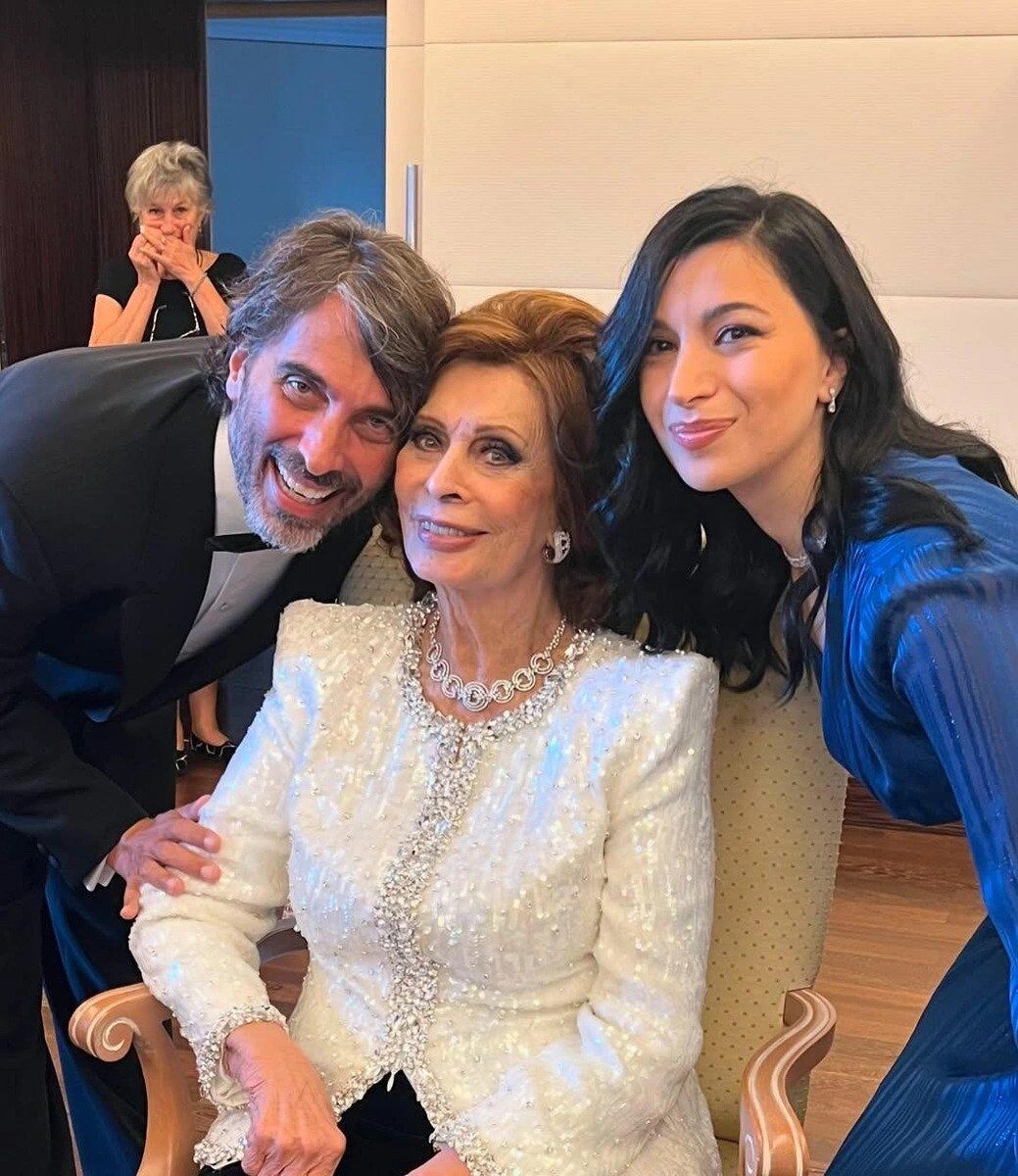 56-річний син Софі Лорен одружився із грузинкою, яка на 20 років молодша. Фото і відео з весілля