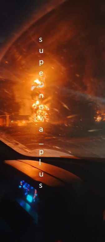 В Волгоградской области дроны атаковали электроподстанцию: вспыхнул пожар, россияне заявили о "падении обломков". Видео