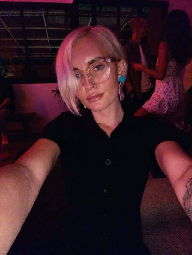 "Вас надо в клетках держать!" Российский блогер подняла крик из-за отказа в шенгенской визе и получила дельный совет от украинцев