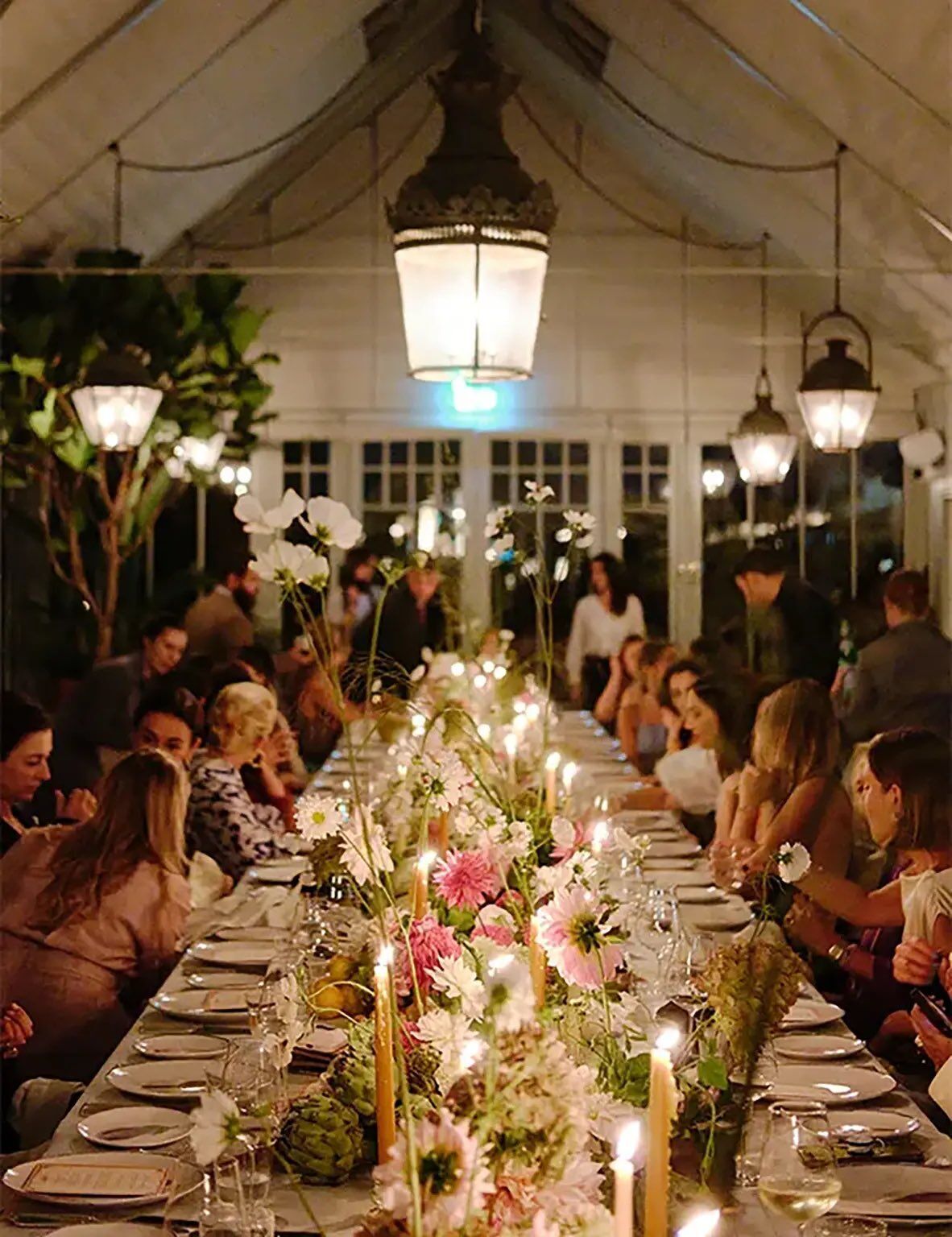 Свадьба дочери Стива Джобса за почти $7 млн: Элтон Джон пел для молодоженов, а невеста пробиралась к церемонии через черный вход