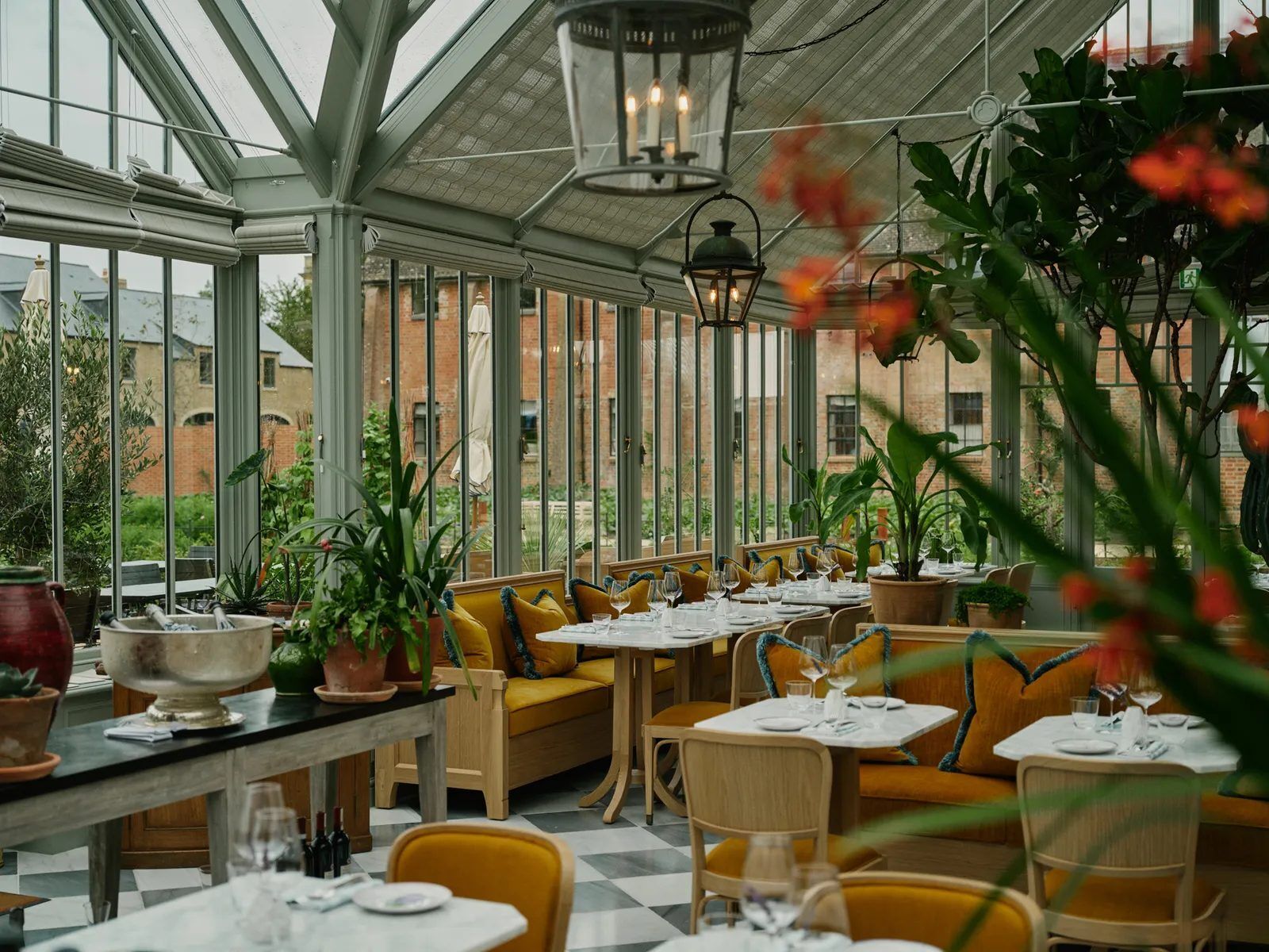 Свадьба дочери Стива Джобса за почти $7 млн: Элтон Джон пел для молодоженов, а невеста пробиралась к церемонии через черный вход