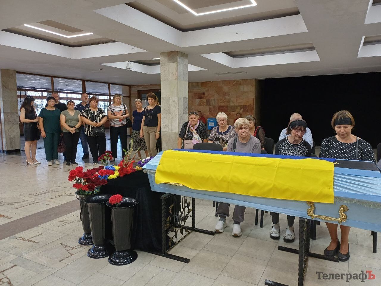 Долго считали пропавшим без вести: в Полтавской области простились с погибшим военным Юрием Шустовым. Фото