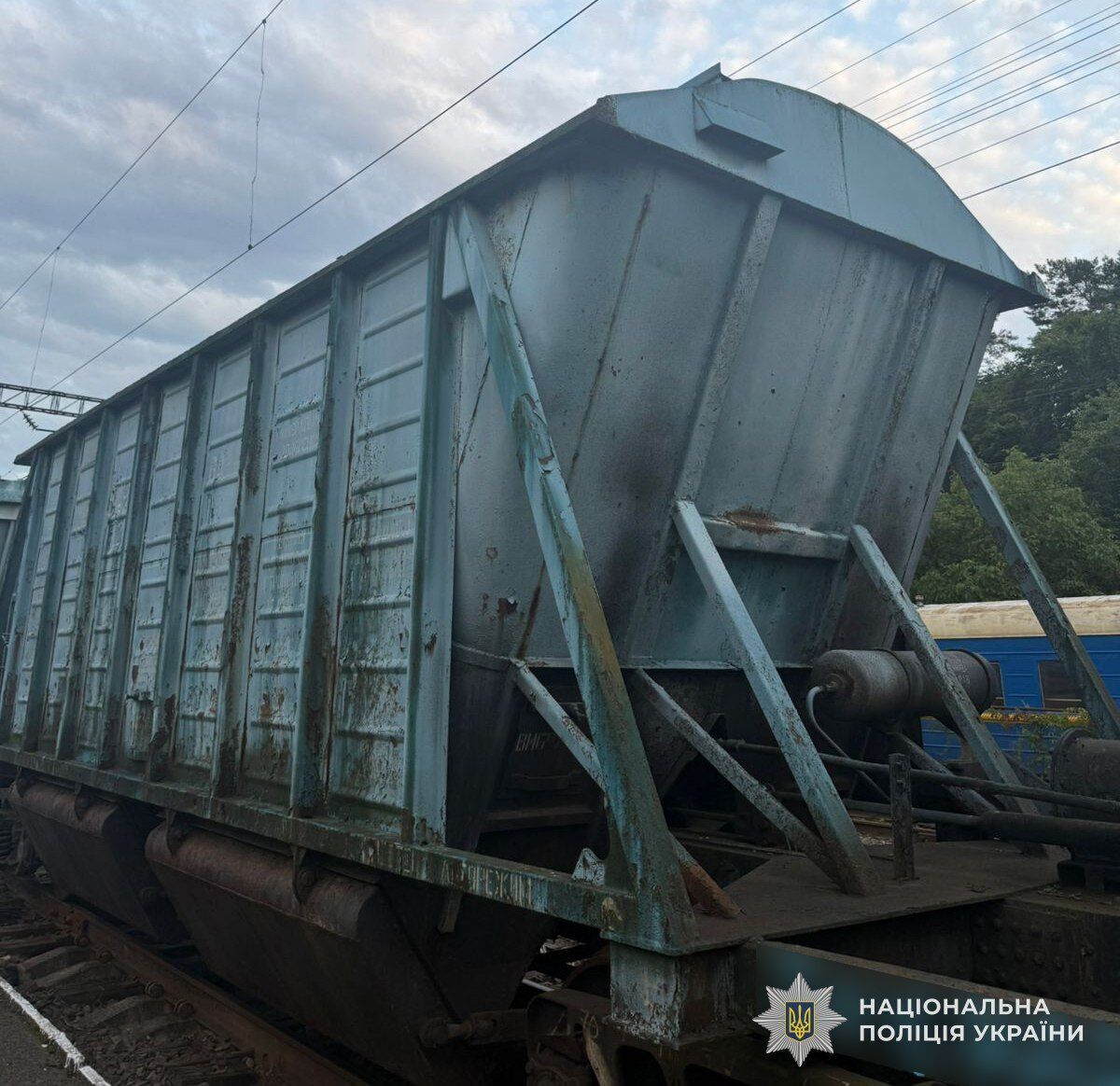 Селфі на вагоні потяга: на Львівщині 15-річного підлітка уразило струмом. Фото