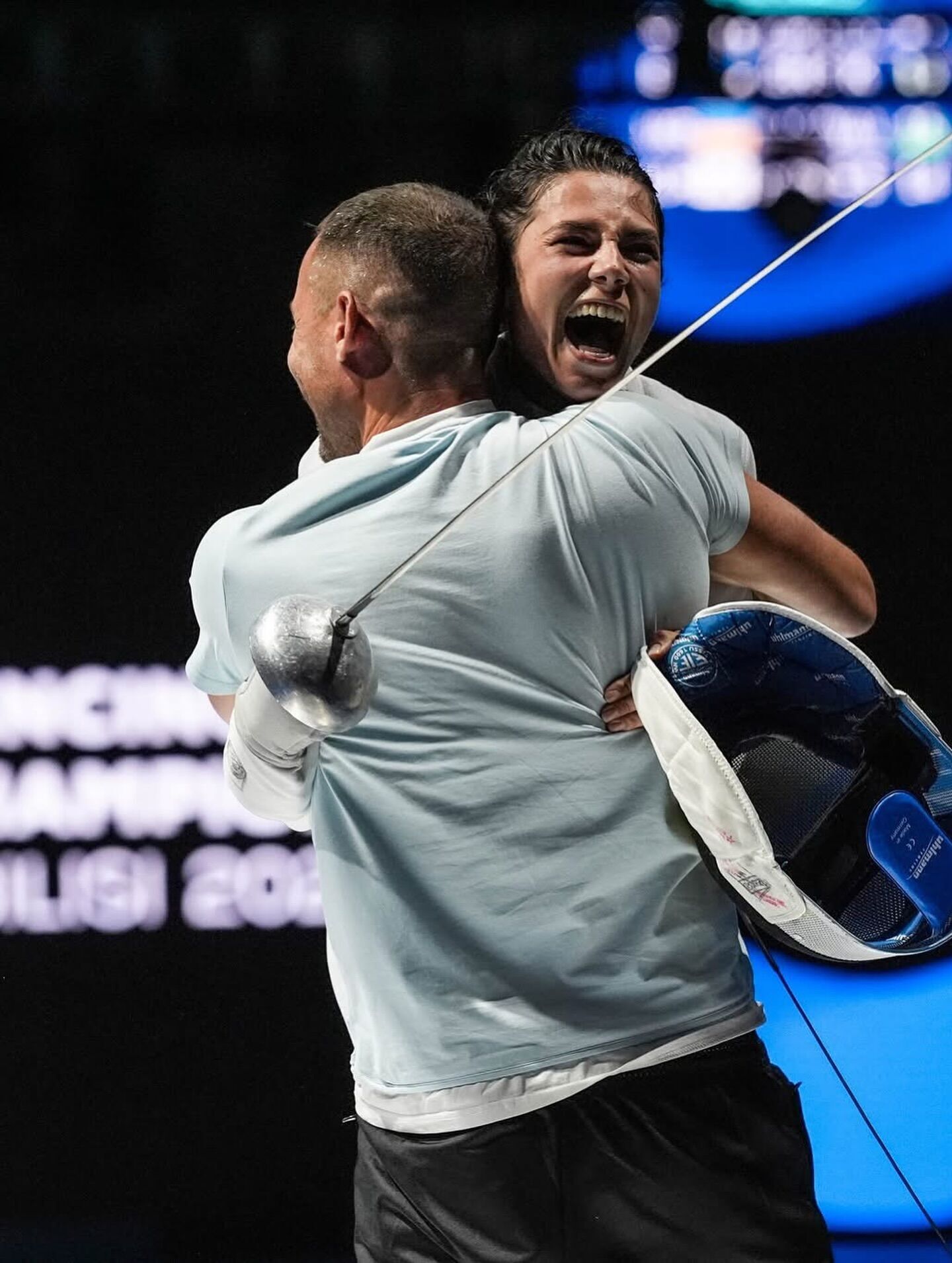 Українка, яка виграла чемпіонат світу з фехтування, вразила мережу своєю красою. Який вигляд має Влада Харькова