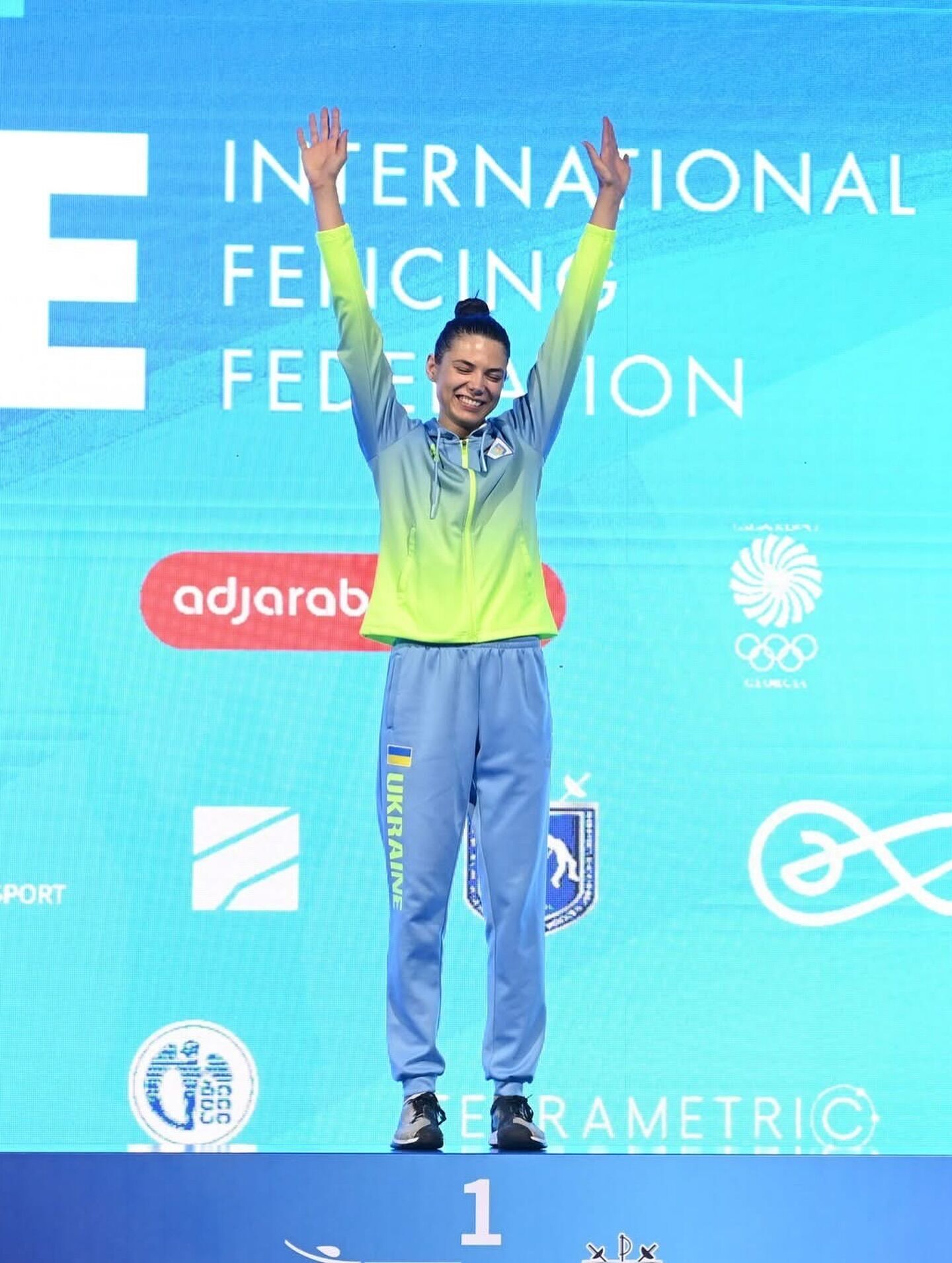 Українка, яка виграла чемпіонат світу з фехтування, вразила мережу своєю красою. Який вигляд має Влада Харькова