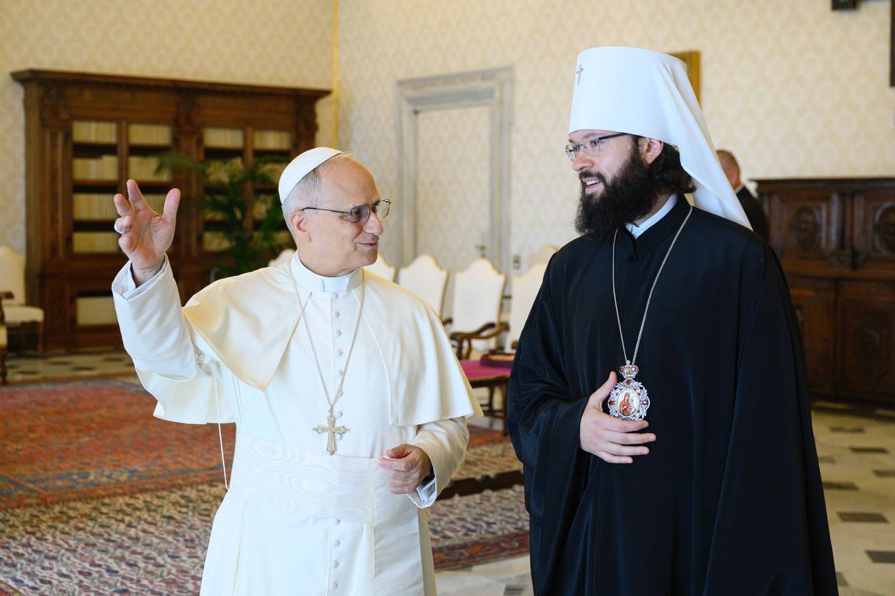 Жаловался на Украину: стали известны подробности встречи представителя РПЦ с Папой Римским