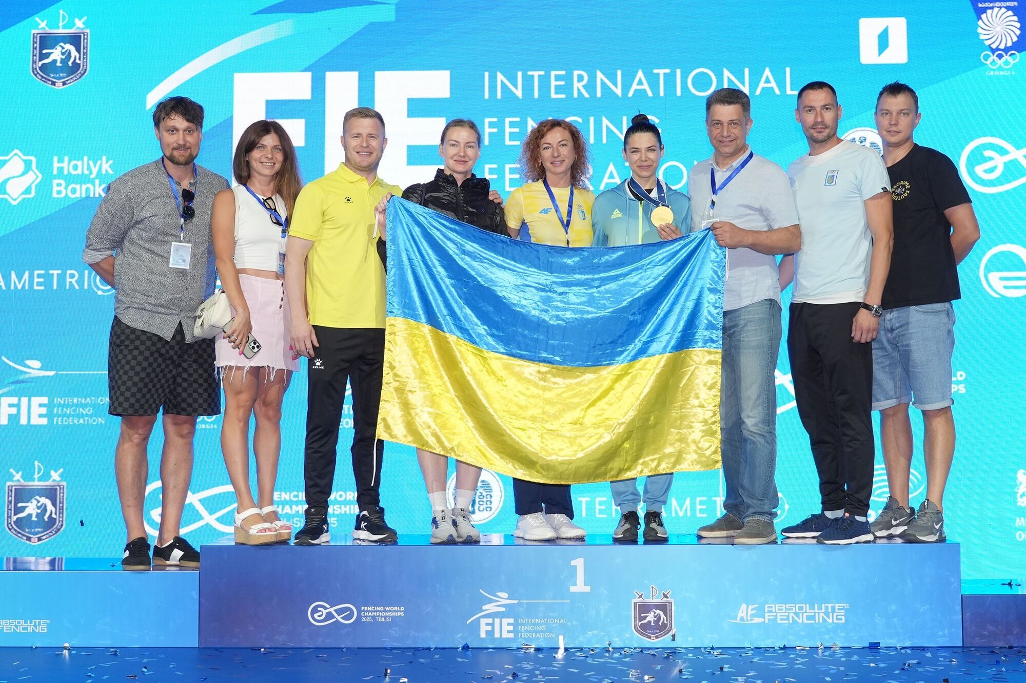 На ЧС із фехтування заради росіянок вигнали вболівальників із прапорами України та Грузії