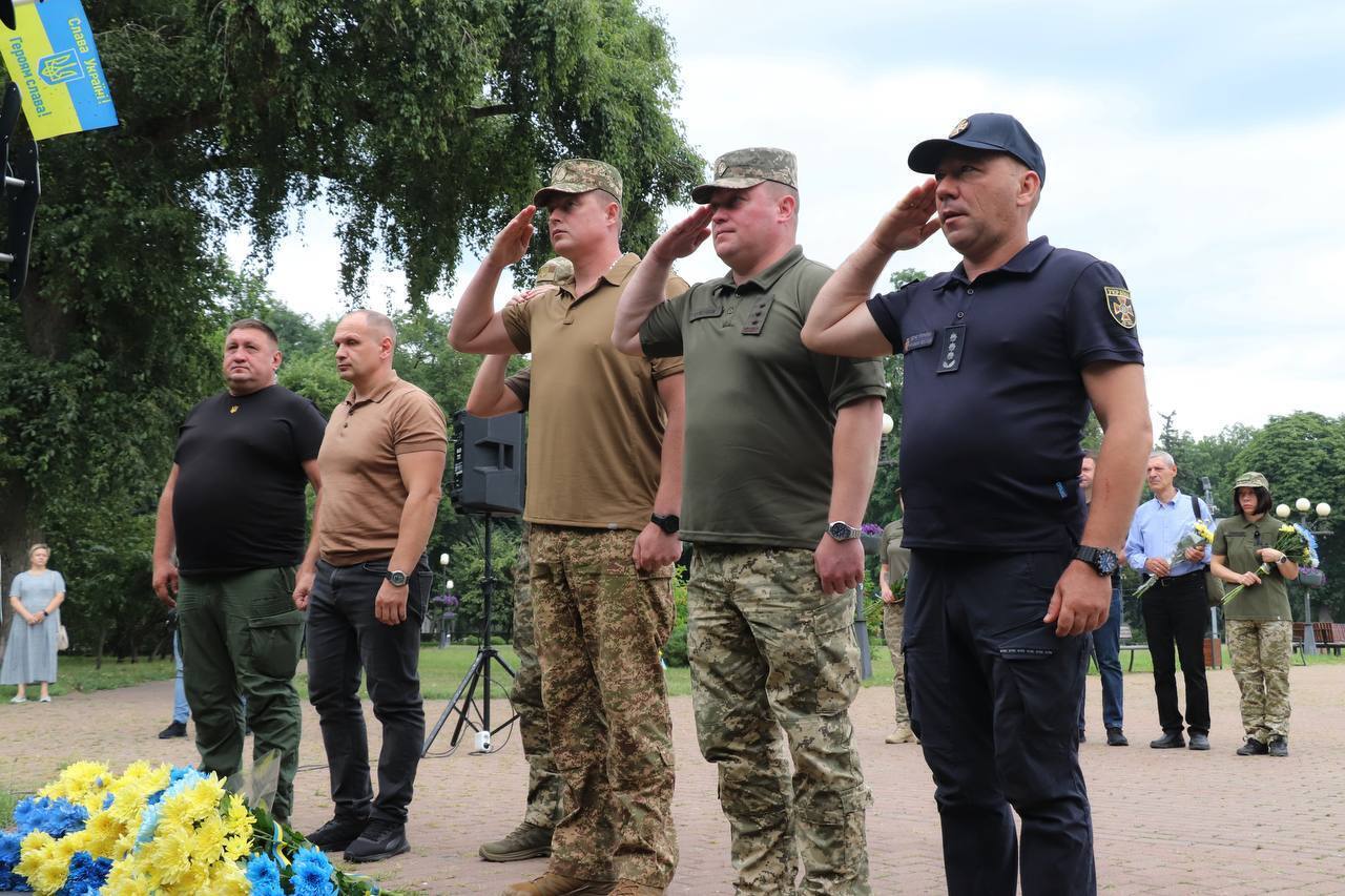 Третья годовщина российского теракта в Еленовке: в Украине провели акции в знак памяти об убитых военнопленных. Фото и видео