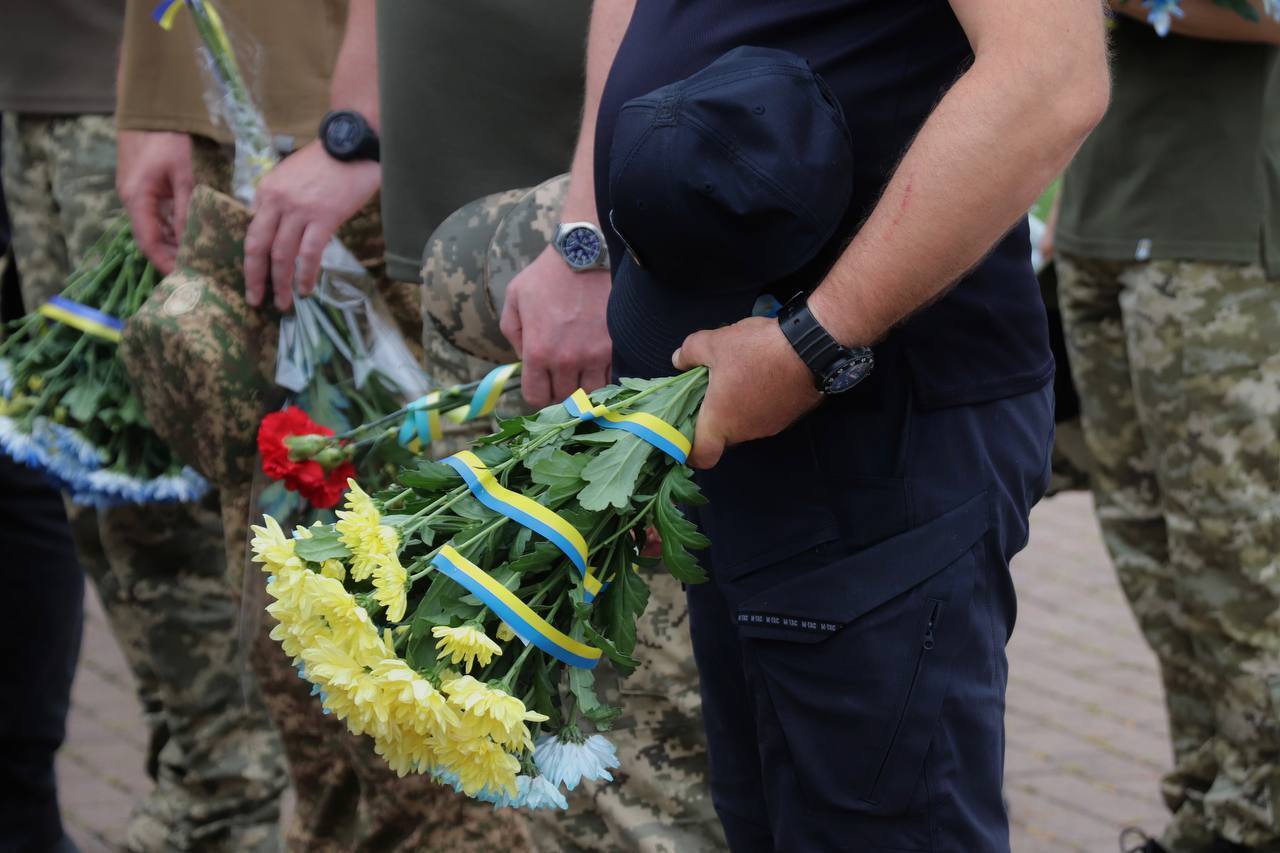 Третья годовщина российского теракта в Еленовке: в Украине провели акции в знак памяти об убитых военнопленных. Фото и видео