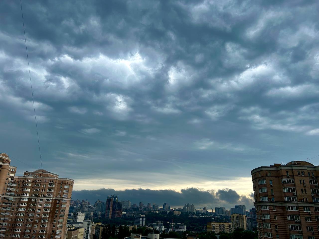 Більшу частину України накриють дощі та грози: синоптикиня дала прогноз на вівторок. Карта