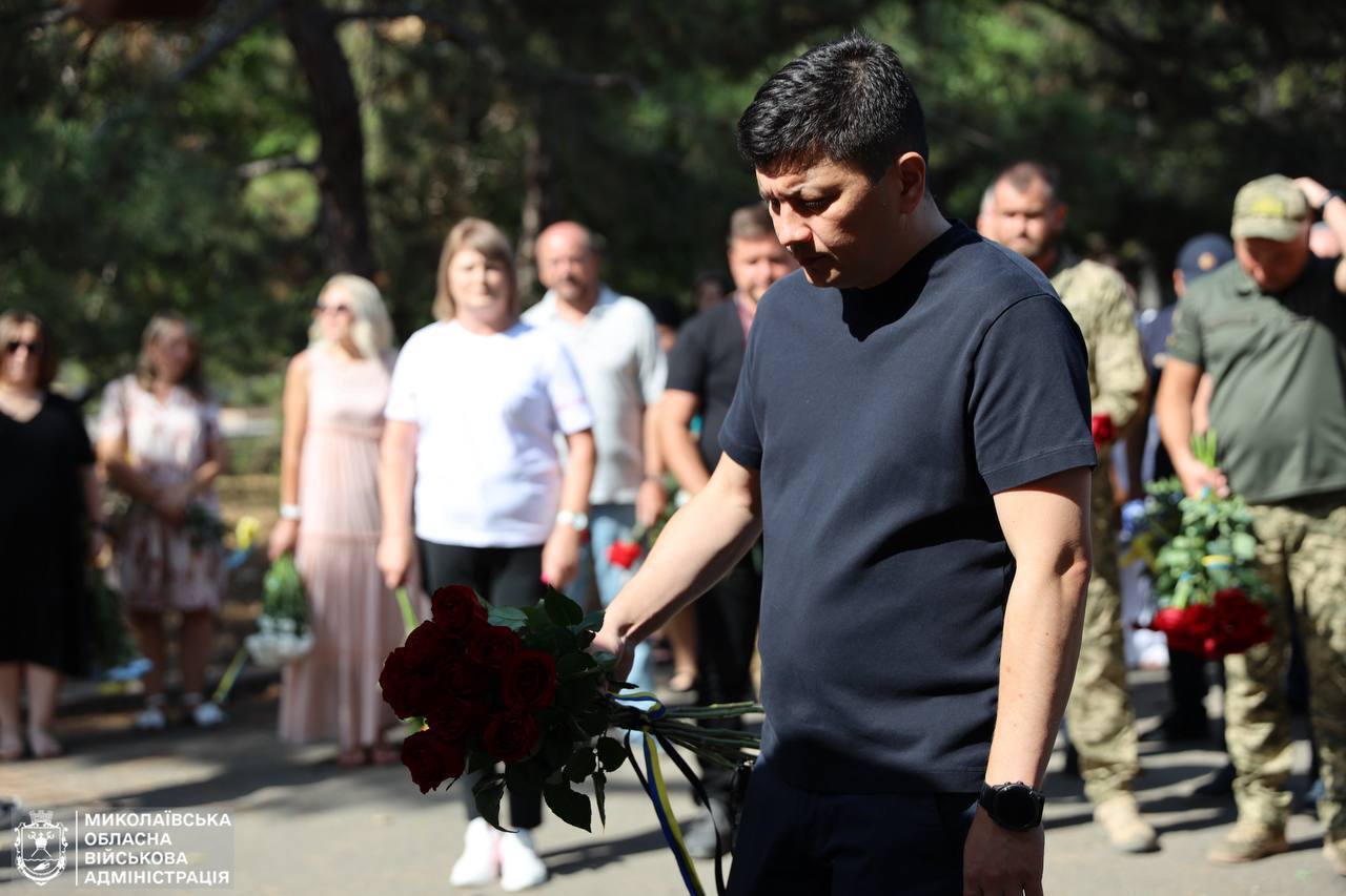 Третья годовщина российского теракта в Еленовке: в Украине провели акции в знак памяти об убитых военнопленных. Фото и видео