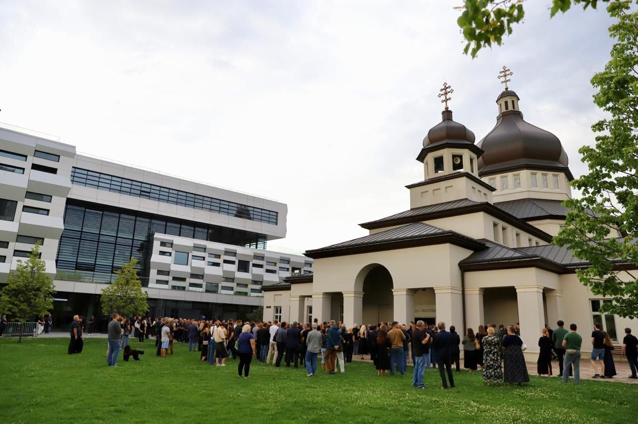 "До сих пор не верится": во Львове похоронили нардепа Ярослава Рущишина, который погиб в ДТП. Фото