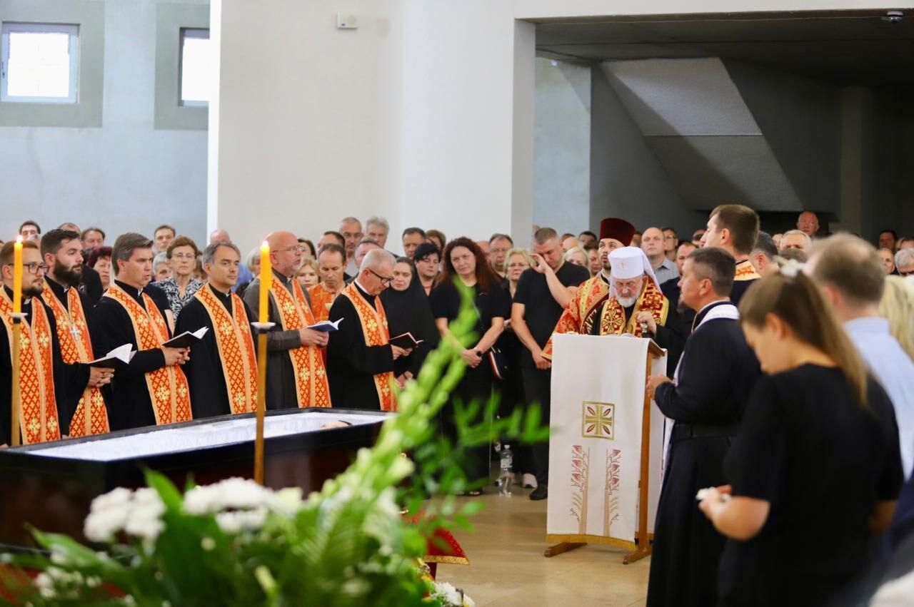 "До сих пор не верится": во Львове похоронили нардепа Ярослава Рущишина, который погиб в ДТП. Фото