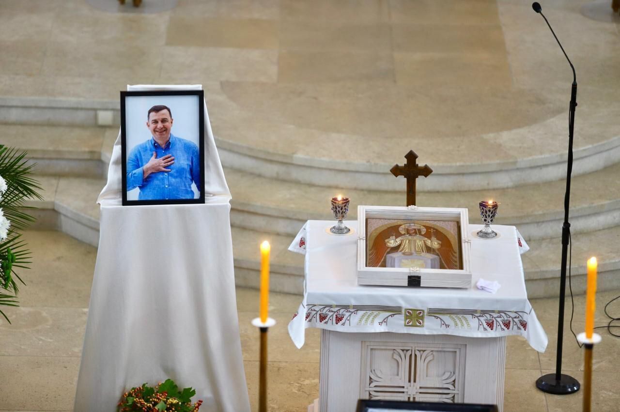 "До сих пор не верится": во Львове похоронили нардепа Ярослава Рущишина, который погиб в ДТП. Фото